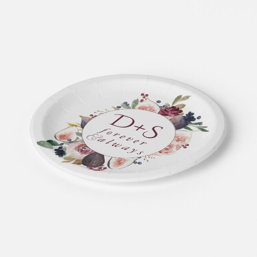 Blooming Figs | Moody Rustic Monogram Wreath Pappteller (Schrägansicht)