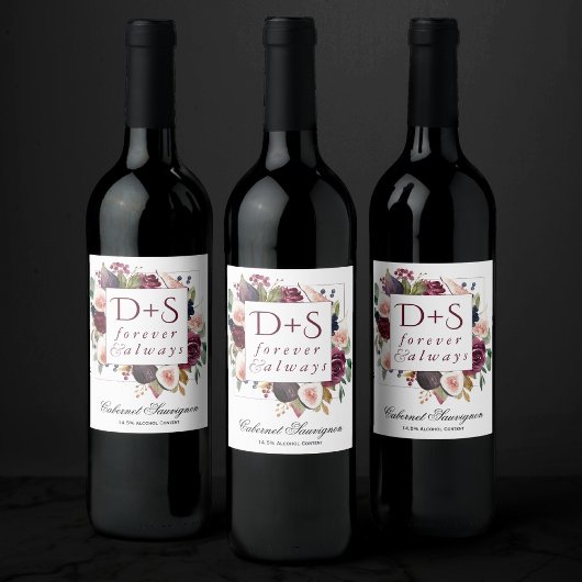 Blooming Figs | Moody Rustic Monogram Wreath Weinetikett