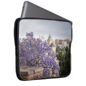 Blooming Jacaranda Tree Laptop Sleeve - Barcelona (Vorne Rechts)