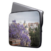 Blooming Jacaranda Tree Laptop Sleeve - Barcelona (Vorderseite Links)