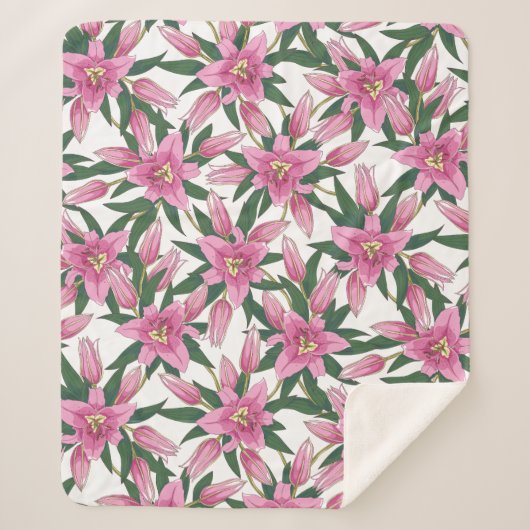 Blooming Lilies in Pastel Pink on White Sherpadecke (Vorderseite)