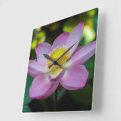 Blooming lotus flower, Indonesien Quadratische Wanduhr (Winkel)
