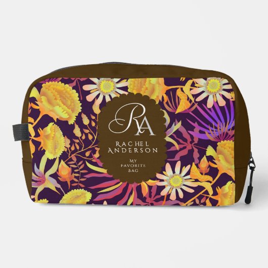 Blooming Mystical Floral Monogram Brown Waschbeutel (Vorderseite)