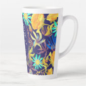 Blooming Mystical Floral Monogram Navy Latte Tasse (Rechts)