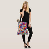 Bloomwave-Teppich Tasche (Am Model)