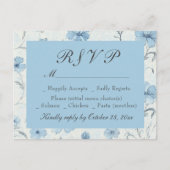 Bloral Dusty Blue Country Garden Wedding RSVP Card Einladungspostkarte (Vorderseite)
