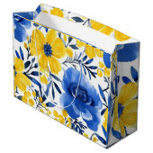 Blossom Breeze Große Geschenktüte (Rückseite Schrägansicht)