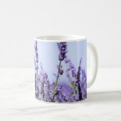 "Blossom Elegance: Blume Design Tasse (VorderseiteRechts)