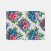Blossom Elegante: Chic floral Muster Fleecedecke (Vorderseite (Horizontal))