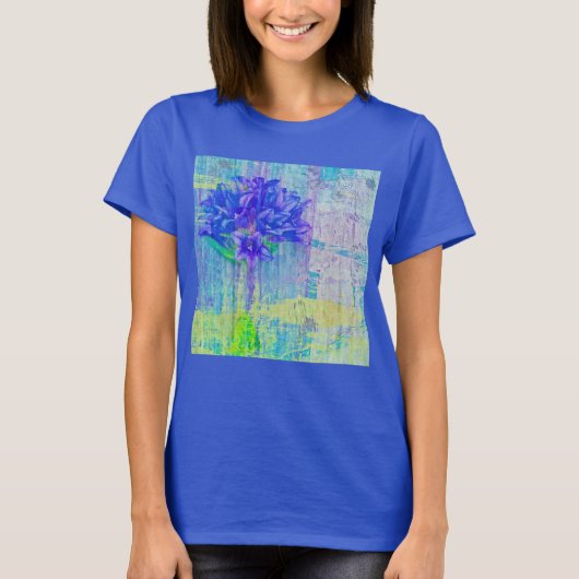 Blossom in Blauem Violett T-Shirt (Vorderseite)