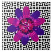 Blossom in Rosa und Lila in Schwarz und Weiß Fliese (Vorderseite)
