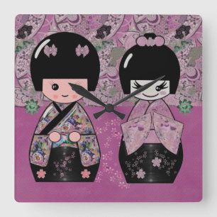 Blossom Kokeshi Quadratische Wanduhr