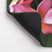 Blossom-Kranz von hellrosa Frangipani Mousepad (Ecke)
