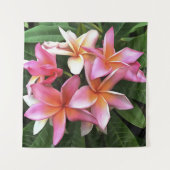 Blossom-Kranz von hellrosa Frangipani Wandteppich (Vorderseite)