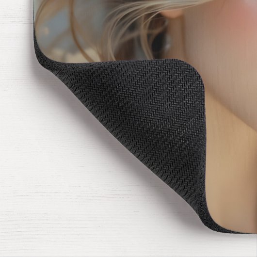 Blossom Seraph - Engel der Frühlingsgraue Mousepad (Ecke)