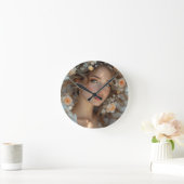 Blossom Seraph - Engel der Frühlingsgraue Runde Wanduhr (Zuhause)