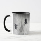 Blowflies auf der Wand (Schiefer-Grau) Tasse (Links)