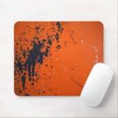Blpaint splatter on orange mousepad (Mit Mouse)
