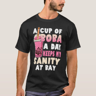Blubble Tee über einem Boba Cup Behalte der Tag de