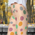 Blubbly Apricot Pink Bubbles Muster Leggings<br><div class="desc">Pop of Fun: Fügen Sie Ihrem Kleiderschrank mit diesen einzigartigen Bubbles-Leggings einen blendenden Charme hinzu! Sie sind voll von hellen, lebendigen Farben und eignen sich perfekt für ein spielerisches Training oder einen lässigen Ausflug. Komfortabel und stilvoll sind diese Leggings sicher, Ihnen ein Lächeln ins Gesicht zu bringen und Ihnen eine...</div>