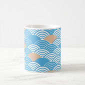 Blue and Beige Japanese Wave Pattern  Kaffeetasse (Mittel)