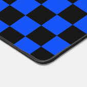 Blue and black checkerboard pattern schreibtischunterlage (Ecke)