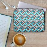 Blue and Brown Patchwork Quilt Laptopschutzhülle<br><div class="desc">Dieses geometrisch inspiriert Quilt-Muster ist ein lustiges und spielerisches Design,  ideal für alle,  die das Aussehen von Patchwork-Quilts Lieben. Die beruhigenden,  ruhigen und coolen Farbtöne Blau,  Braun und Aqua machen das Hotel zu einer gelungenen Ergänzung der Zimmerdekoration,  der Hüllen der Geräte und vieles mehr.</div>