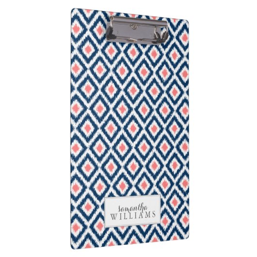 Blue and Coral Diamonds Ikat Pattern Klemmbrett (Rechts)