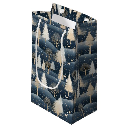 Blue and Cream Snowy Fields Kleine Geschenktüte (Vorderseite Schrägansicht)