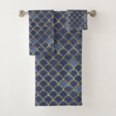 Blue and Gold Fish Scale Badhandtuch Set (Insitu)