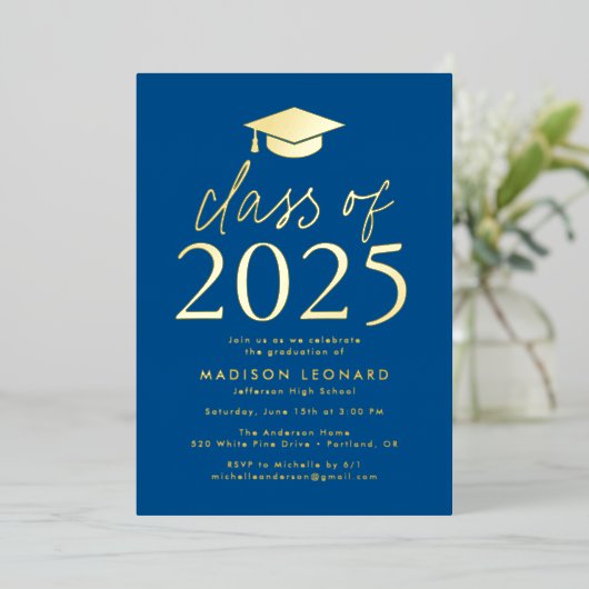 Blue and Gold Foil Class of 2023 Graduation Party Folieneinladung (Stehend vorne)