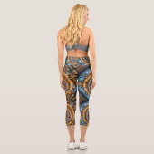 blue and gold fractal swirl capri leggings (Rückseite)