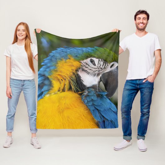 Blue And Gold Parrot Fleecedecke (Beispiel)