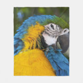 Blue And Gold Parrot Fleecedecke (Vorderseite)