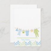 Blue and Green Clothesline Baby Shower Escortkarte Einladung (Vorne/Hinten)