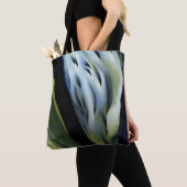 Blue and Green Music von Georgia O'Keeffe Tasche (Von Nahem)