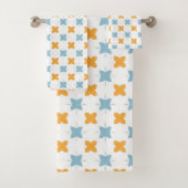 Blue and orange floral tile pattern badhandtuch set (Insitu)