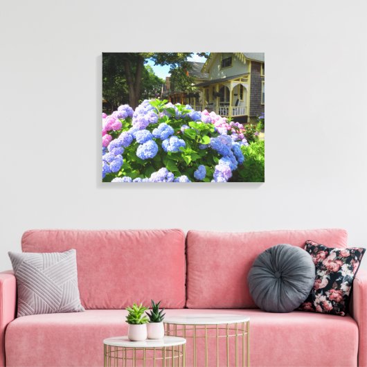 Blue and Pink Hydrangeas - Martha's Vineyard Leinwanddruck (Insitu (Wohnzimmer))