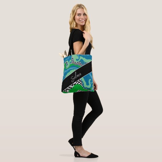 Blue and Sage Green Fluid Art Personalisiert Tasche (Am Model)