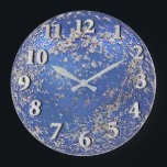 Blue and Silver Flocked Ornament Große Wanduhr<br><div class="desc">10.75" Runde Acrylic Clock with an image of a blue ornament with silver flocking. See the entire Hanukkah Clock collection under the HOME category in the HOLIDAYS sektion.</div>