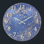 Blue and Silver Flocked Ornament Große Wanduhr<br><div class="desc">10.75" Runde Acrylic Clock with an image of a blue ornament with silver flocking. See the entire Hanukkah Clock collection under the HOME category in the HOLIDAYS sektion.</div>