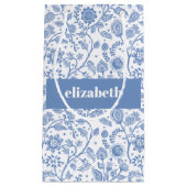 Blue and White Botanical Floral Custom Name Modern Kleine Geschenktüte (Vorderseite)