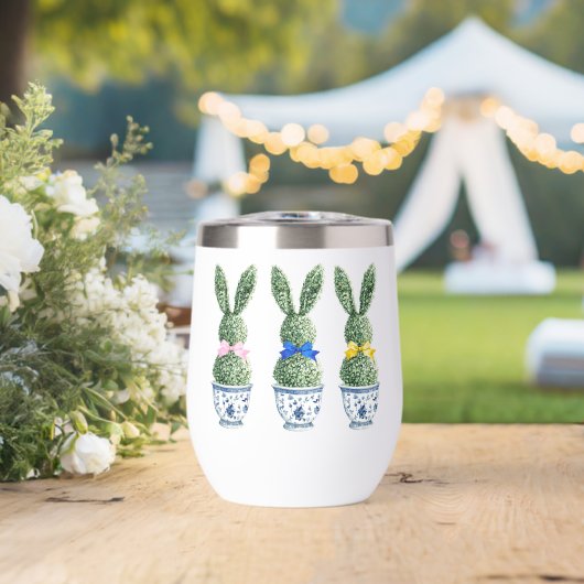 Blue and White Chinoiserie With Rabbit Topiaries (Hochzeit (gedreht))
