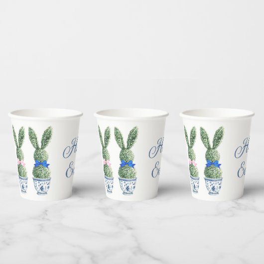 Blue and White Chinoiserie With Rabbit Topiaries Pappbecher (Multi)