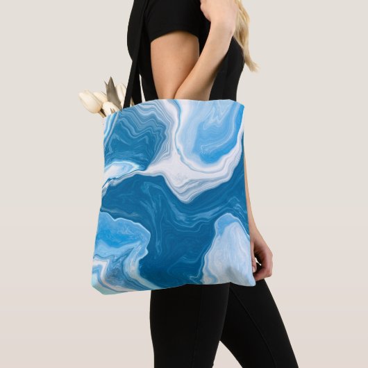 Blue and White Digital Fluid Art Marmor Tasche (Von Nahem)