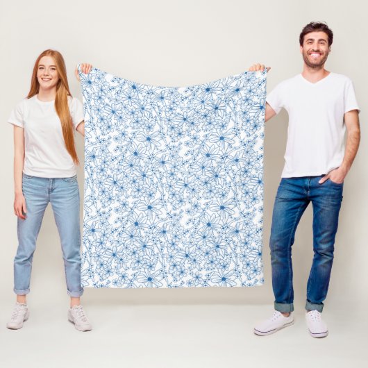 Blue and White Floral Aesthetic Fleecedecke (Beispiel)