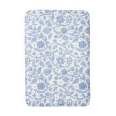 Blue and White Floral Pattern Botanical Whimsical Badematte (Vorderseite Vertikal)