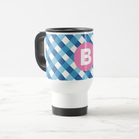 Blue and White Plaid Checked Pink Monogram Reisebecher (Vorderseite Links)