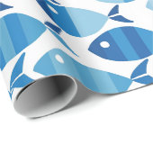 Blue and White Preppy Coastal Fish Geschenkpapier (Rolleneckpunkt)