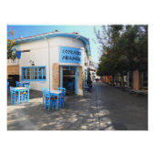 Blue and White Restaurant in Old Town Paphos Poster (Vorderseite)